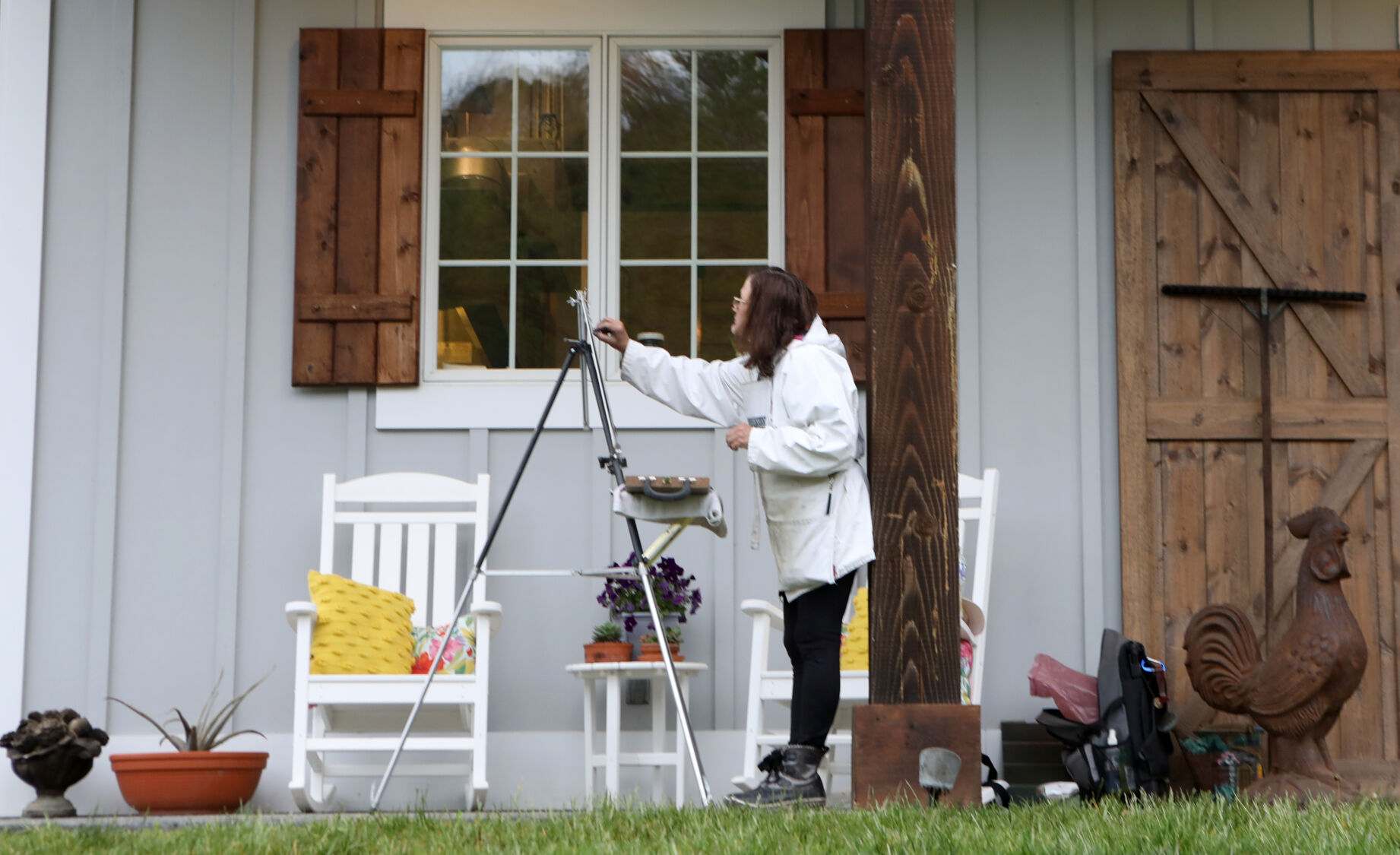 Deborah Williams paints